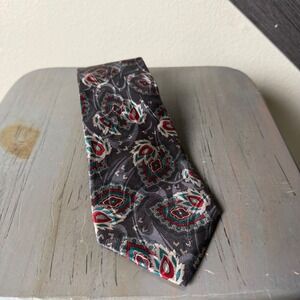 Geoffrey Beene Men's 100% Silk Tie Gray Red Green Paisley Vintage